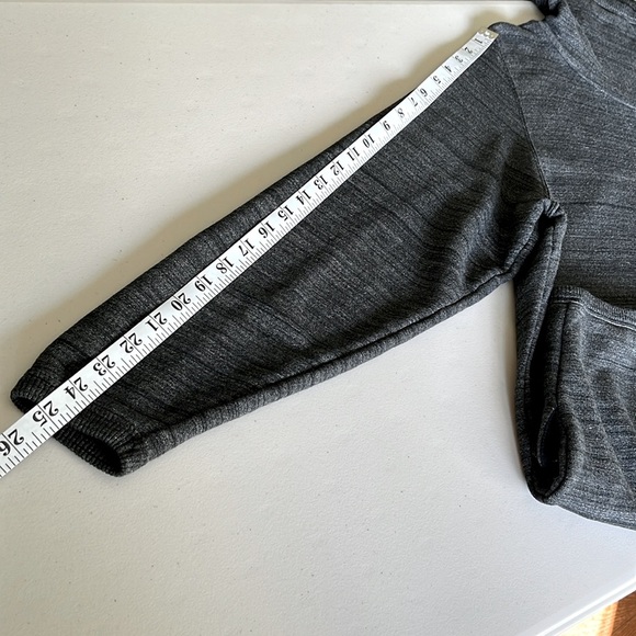 Aritzia Wilfred Free Oversized Cowl Neck Sweatshirt with Pockets Grey Heather - Picture 15 of 16